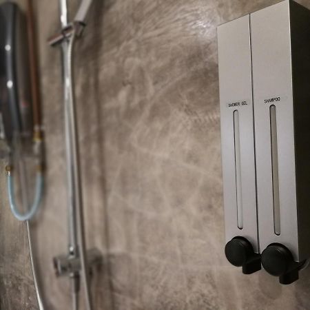 The Rise Room Куала-Тренгану Экстерьер фото A shower dispenser