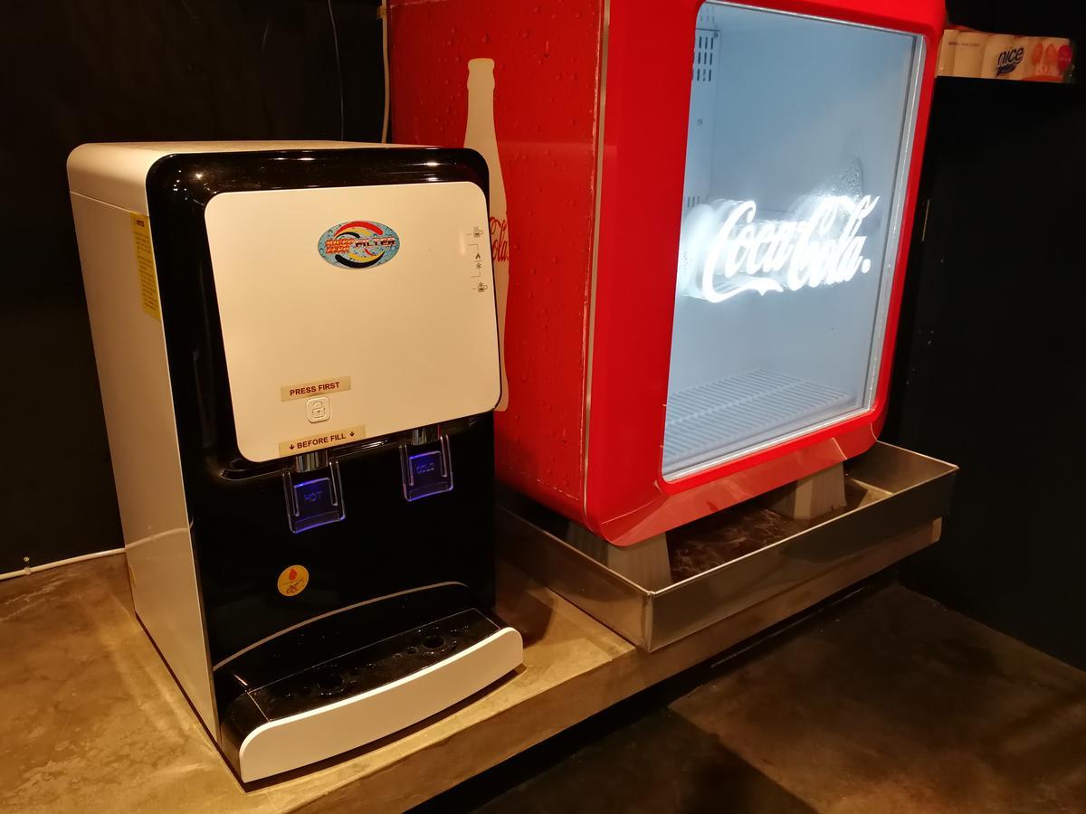 The Rise Room Куала-Тренгану Экстерьер фото A water dispenser